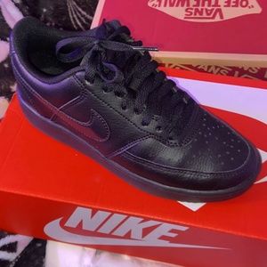 Women nike court vision low